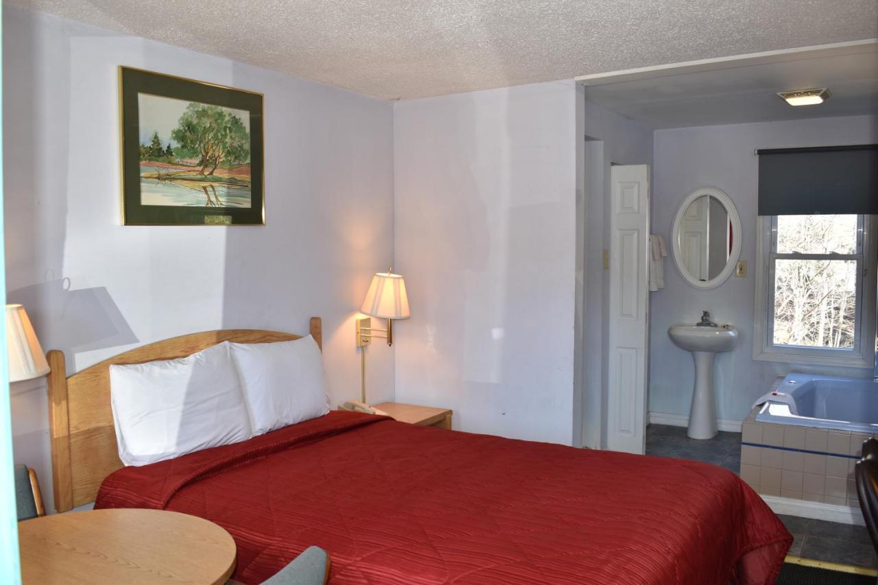 Pocono Night Lodge Bartonsville Exterior photo