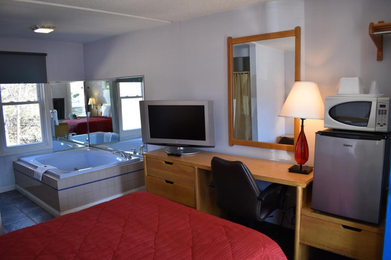 Pocono Night Lodge Bartonsville Exterior photo